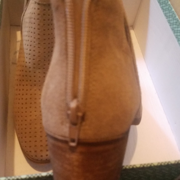 Mushroom suede booties - Picture 5 of 5